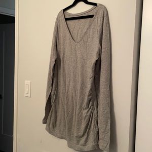 Gap maternity long sleeve gray shirt size M